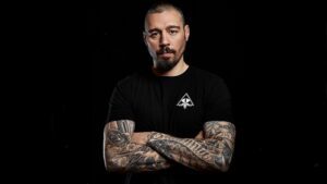 Bývalý bojovník UFC Dan Hardy přirovnal Danu Whitea k Putinovi!