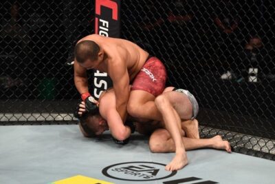 UFC Fight Island: Jun Yong Park stanovil nový rekord UFC! Svému soupeři na zemi zasadil neuvěřitelných 258 úderů