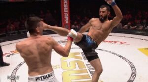 KSW 55: Mamed Khalidov za 36 vteřin knokautoval Askhama a vzal mu pás šampiona střední váhy