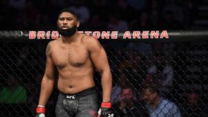 Curtis Blaydes srovnává sílu úderů Francise Ngannoua a Derricka Lewise