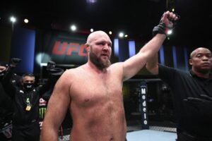 UFC Vegas 27: Ben Rothwell zničil a udusil Chrise Barnetta