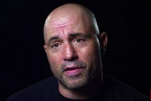 Joe Rogan: Nevadí mi, když si chlap změní pohlaví, ale nenechte ho bojovat se ženami