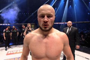 Překvapení v KSW! Tomasz Narkun přišel po šesti letech o pás šampiona polotěžké váhy