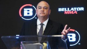 Šéf BELLATORU Scott Coker věří, že jeho organizace má lepší šampiony než UFC